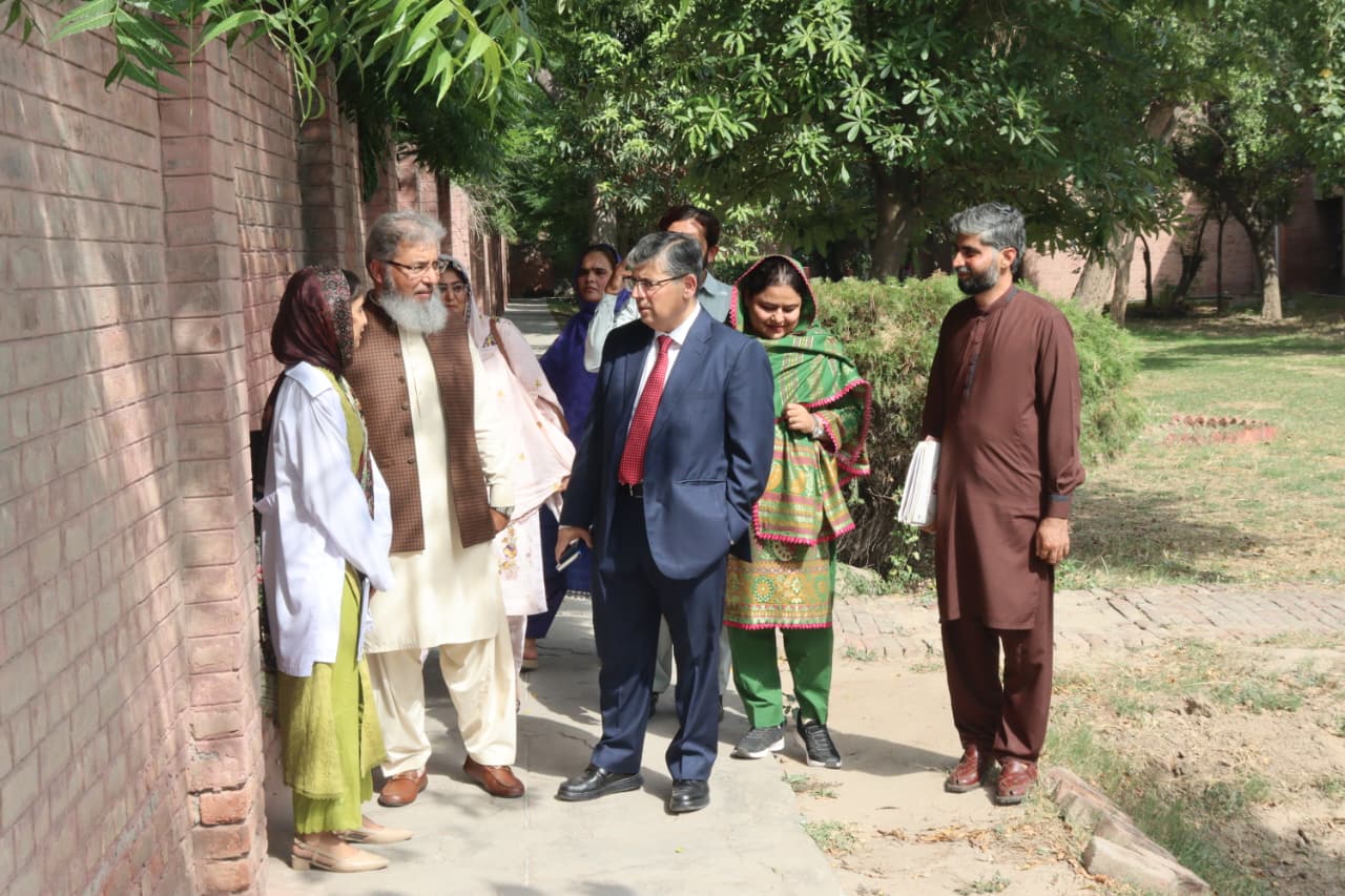 Vice Chancellor Visits Girls' Hostels at FMU